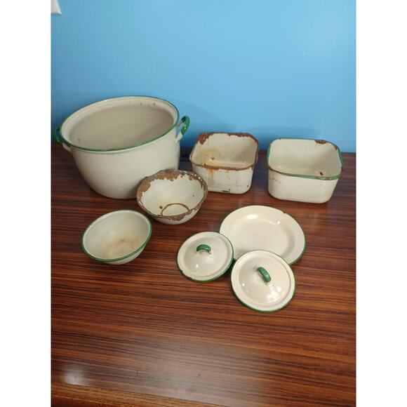 Vintage Enameled Green Trim Cookware Pot Bowls Plate Lids Lot Of 8 Farmhouse - Picture 15 of 16